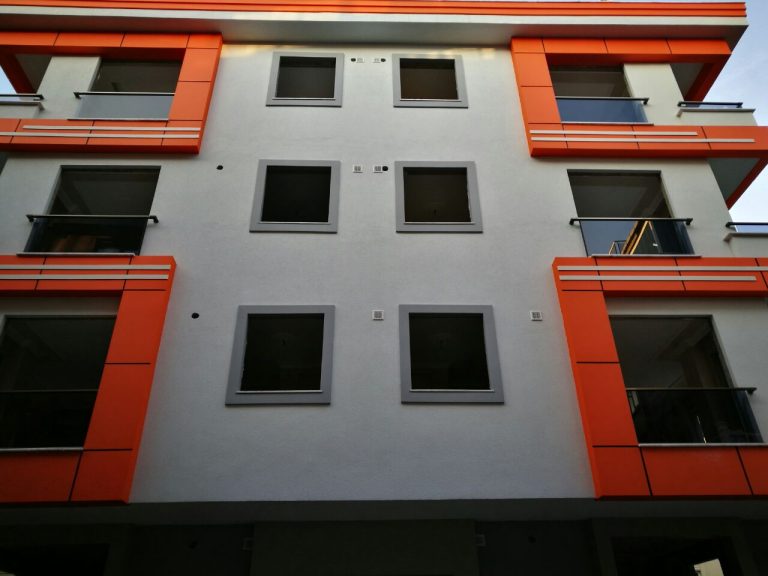 Camlı Küpeşte