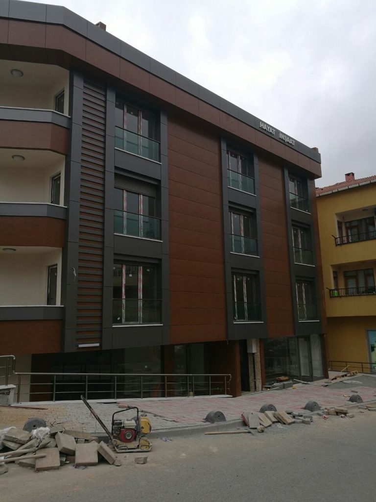 Camlı Küpeşte