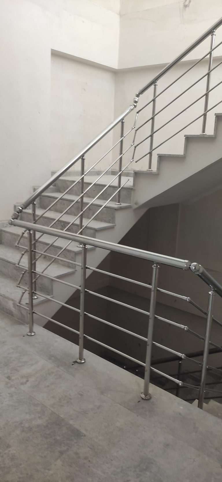 Taksim Otel – Paslanmaz Küpeşte